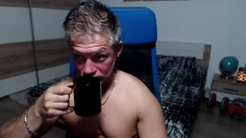 Snapshot of robbyshawz chatting on 07-15-26, 05:02 robbyshawz online show from 07-15-26, 05:02