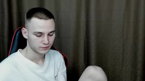 robert10211 online show from 12-29-24, 09:20