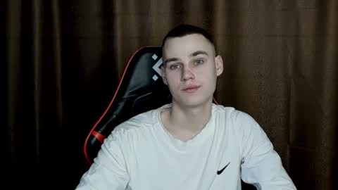 robert10211 online show from 02-17-25, 07:10