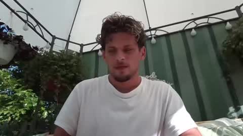 Snapshot of roberto_twink1 chatting on 07-17-26, 06:42 Roberto online show from 07-17-26, 06:42