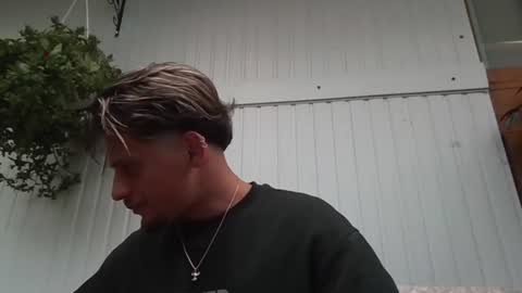 Snapshot of roberto_twink1 chatting on 07-24-26, 12:03 Roberto online show from 07-24-26, 12:03