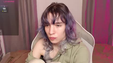 Snapshot of robin_yours chatting on 04-07-26, 11:10 Robin your online show from 04-07-26, 11:10