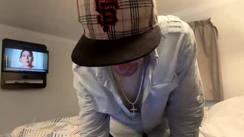 Snapshot of robwit8 chatting on 10-10-25, 01:26 Rob witha 8 online show from 10-10-25, 01:26