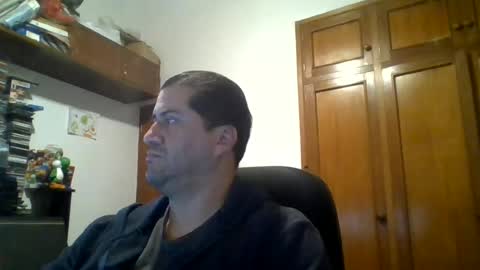 Snapshot of rodfer chatting on 06-19-26, 08:29 Rodfer online show from 06-19-26, 08:29