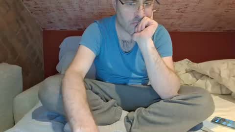 Snapshot of rogersand88 chatting on 06-12-26, 09:57 rogersand88 online show from 06-12-26, 09:57
