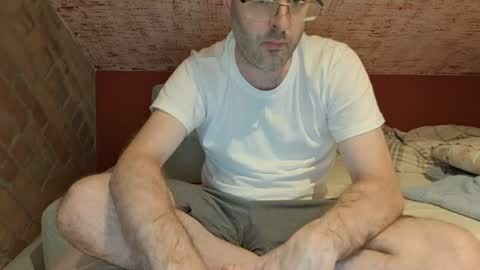 Snapshot of rogersand88 chatting on 07-28-26, 09:36 rogersand88 online show from 07-28-26, 09:36