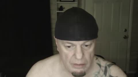 Snapshot of roinaz chatting on 12-16-24, 02:15 roinaz online show from 12-16-24, 02:15