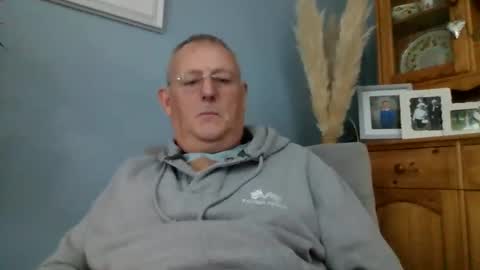 Snapshot of rokard121 chatting on 01-10-25, 10:17 rokard121 online show from 01-10-25, 10:17