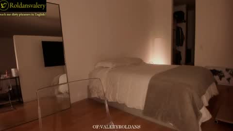 Snapshot of roldansvalery chatting on 04-23-26, 02:02 Valery Roldans online show from 04-23-26, 02:02