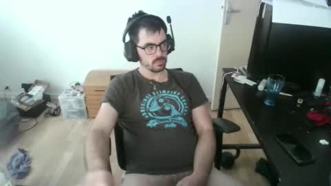 Snapshot of romainb72 chatting on 04-29-26, 12:20 romainb72 online show from 04-29-26, 12:20