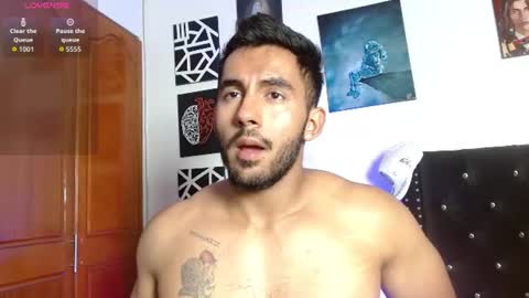 Snapshot of romanpearce_ chatting on 06-25-26, 08:46 Roman online show from 06-25-26, 08:46