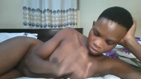 Snapshot of romantic2u4 chatting on 01-18-26, 07:39 Emma online show from 01-18-26, 07:39