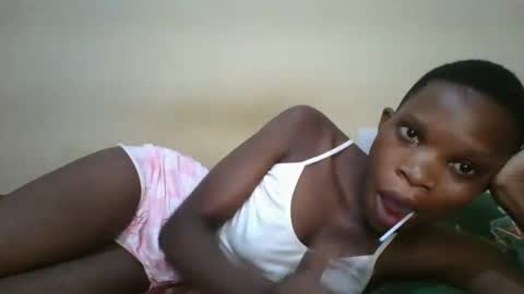 Snapshot of romantic2u4 chatting on 02-10-26, 11:25 Emma online show from 02-10-26, 11:25