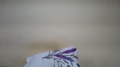 Snapshot of romantic2u4 chatting on 03-04-26, 04:07 Emma online show from 03-04-26, 04:07