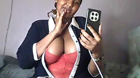 Romina 26 online show from 06-30-26, 11:39