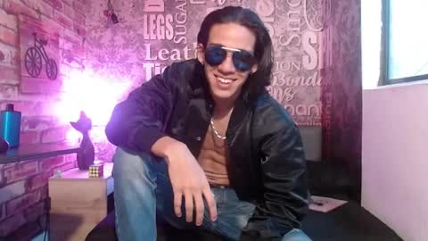 Snapshot of ronymiller_1 chatting on 12-12-24, 01:06 RonyMiller 1 online show from 12-12-24, 01:06