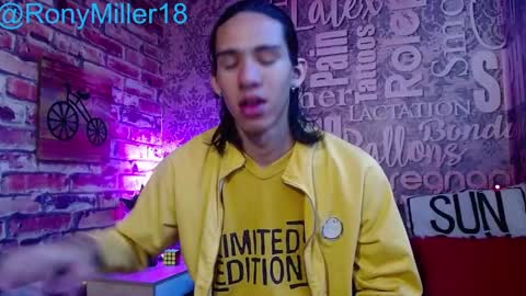 Snapshot of ronymiller_1 chatting on 12-22-24, 01:22 RonyMiller 1 online show from 12-22-24, 01:22