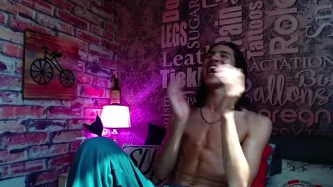 Snapshot of ronymiller_1 chatting on 01-19-25, 06:32 RonyMiller 1 online show from 01-19-25, 06:32