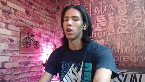 Snapshot of ronymiller_1 chatting on 01-22-25, 03:29 RonyMiller 1 online show from 01-22-25, 03:29