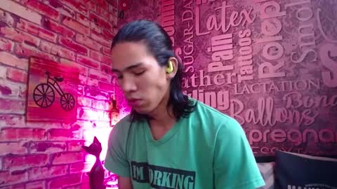 Snapshot of ronymiller_1 chatting on 01-26-25, 03:36 RonyMiller 1 online show from 01-26-25, 03:36