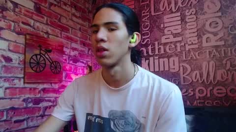 Snapshot of ronymiller_1 chatting on 02-02-25, 04:00 RonyMiller 1 online show from 02-02-25, 04:00