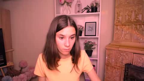Snapshot of rosalais_ chatting on 06-25-26, 07:02 Rose online show from 06-25-26, 07:02