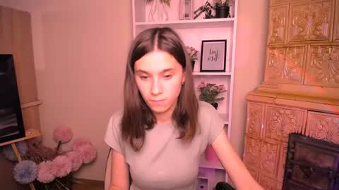 Snapshot of rosalais_ chatting on 06-26-26, 06:07 Rose online show from 06-26-26, 06:07