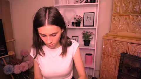 Snapshot of rosalais_ chatting on 06-30-26, 05:52 Rose online show from 06-30-26, 05:52