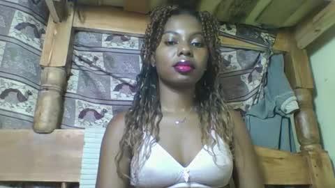Snapshot of rosalinda933 chatting on 04-16-26, 10:45 Rosalinda online show from 04-16-26, 10:45