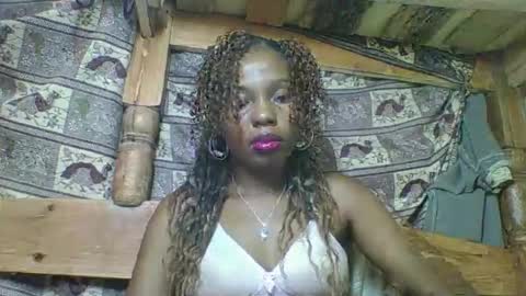 Snapshot of rosalinda933 chatting on 04-18-26, 08:31 Rosalinda online show from 04-18-26, 08:31