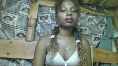 Snapshot of rosalinda933 chatting on 04-19-26, 08:35 Rosalinda online show from 04-19-26, 08:35