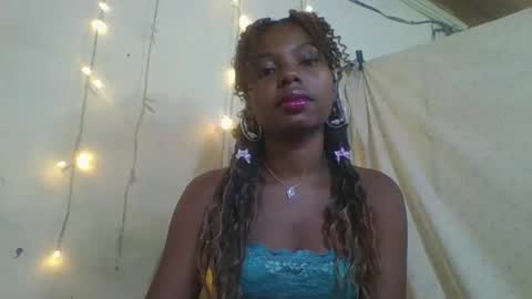 Snapshot of rosalinda933 chatting on 04-21-26, 08:44 Rosalinda online show from 04-21-26, 08:44