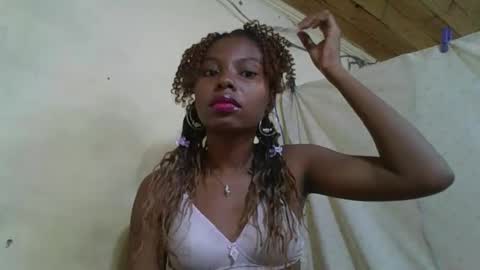 Snapshot of rosalinda933 chatting on 04-26-26, 10:07 Rosalinda online show from 04-26-26, 10:07