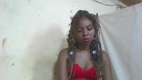 Snapshot of rosalinda933 chatting on 04-30-26, 09:37 Rosalinda online show from 04-30-26, 09:37