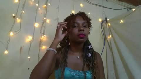 Snapshot of rosalinda933 chatting on 05-03-26, 11:27 Rosalinda online show from 05-03-26, 11:27
