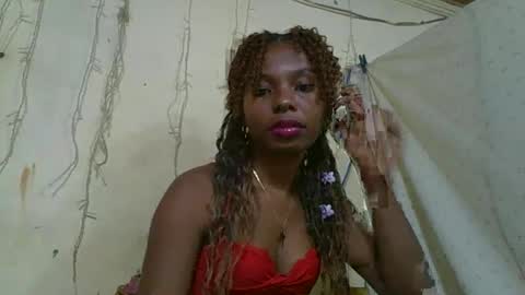 Snapshot of rosalinda933 chatting on 05-04-26, 11:45 Rosalinda online show from 05-04-26, 11:45