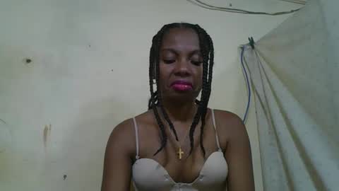 Snapshot of rosalinda933 chatting on 05-07-26, 09:25 Rosalinda online show from 05-07-26, 09:25