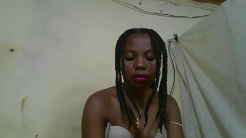 Snapshot of rosalinda933 chatting on 05-08-26, 12:38 Rosalinda online show from 05-08-26, 12:38