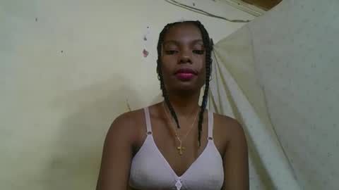 Snapshot of rosalinda933 chatting on 05-08-26, 01:38 Rosalinda online show from 05-08-26, 01:38