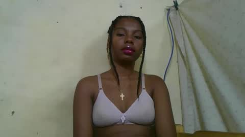 Snapshot of rosalinda933 chatting on 05-09-26, 01:44 Rosalinda online show from 05-09-26, 01:44