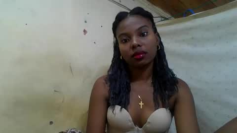 Snapshot of rosalinda933 chatting on 05-18-26, 05:24 Rosalinda online show from 05-18-26, 05:24