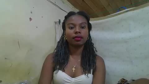 Snapshot of rosalinda933 chatting on 05-20-26, 09:26 Rosalinda online show from 05-20-26, 09:26