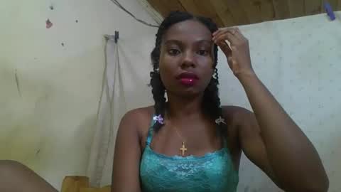 Snapshot of rosalinda933 chatting on 05-25-26, 01:06 Rosalinda online show from 05-25-26, 01:06
