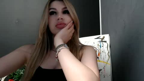 Snapshot of rosaline_ly chatting on 06-20-26, 12:41 Rosalina online show from 06-20-26, 12:41
