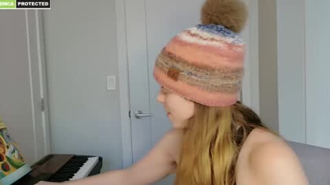 rose77782 online show from 02-10-25, 08:21