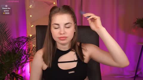 Rose online show from 01-14-25, 09:13