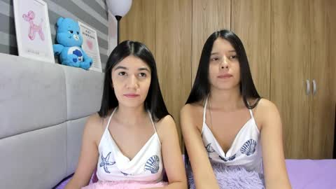 Rose y Miah online show from 04-04-26, 03:05