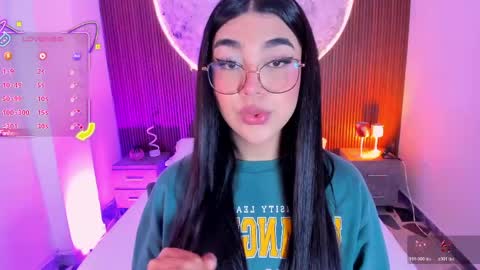 Snapshot of rosecassie chatting on 06-08-26, 12:49 Rose online show from 06-08-26, 12:49