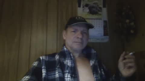 Snapshot of roses2u1958 chatting on 01-04-25, 12:27 roses2u1958 online show from 01-04-25, 12:27