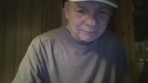 Snapshot of roses2u1958 chatting on 02-04-25, 03:44 roses2u1958 online show from 02-04-25, 03:44